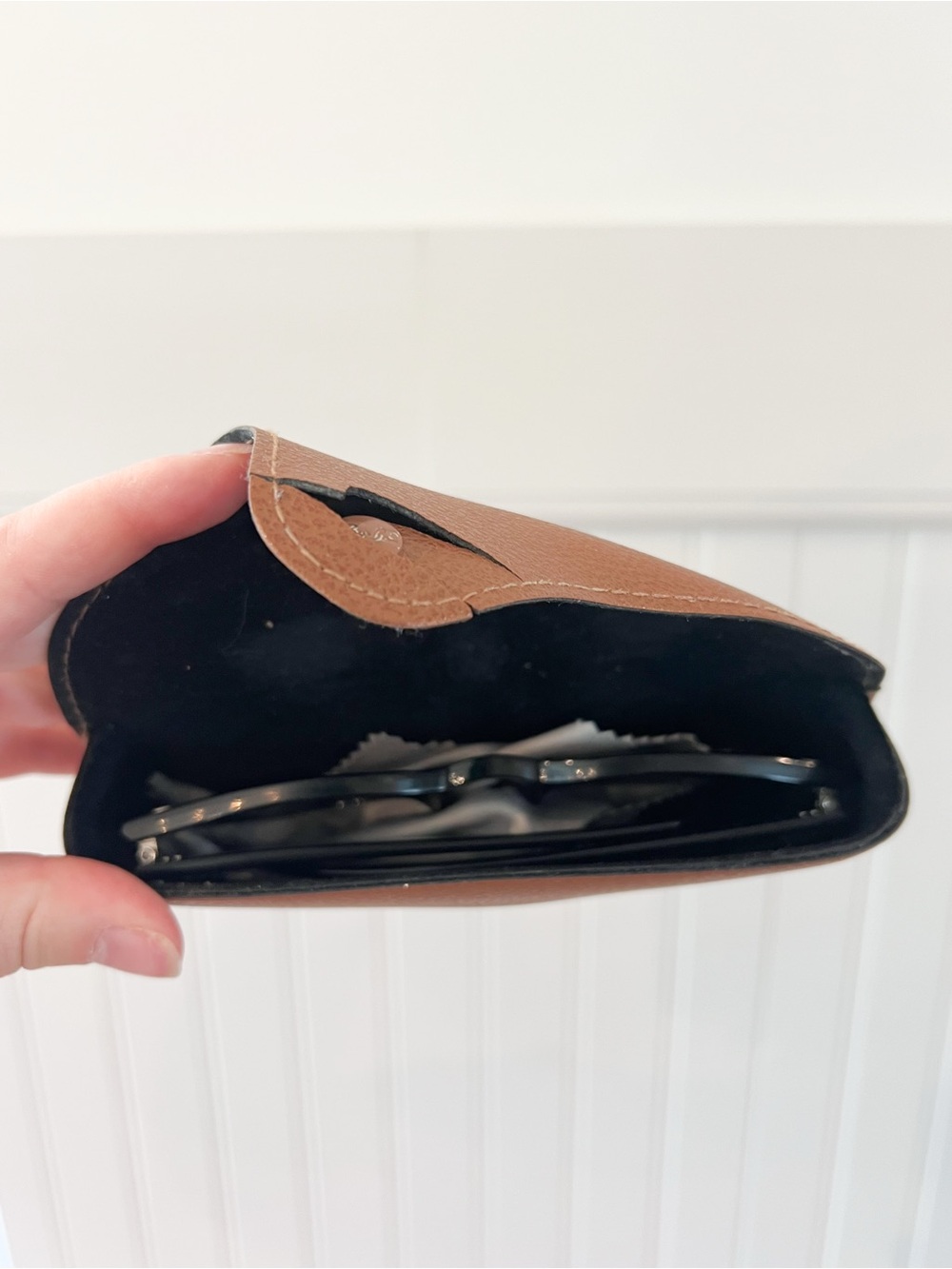 Ray-Ban Black Frame Sunglasses with case - Picture 6 of 6